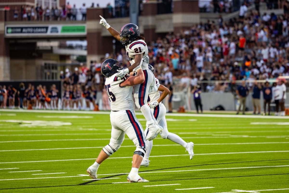 OTHSABClub's tweet photo. Hard-fought battle Saturday night at Bridgeland ππ¦
π #othsfootball #othsabc (Pictures courtesy of Hughes Andry) https://t.co/7b2sQ2cr91