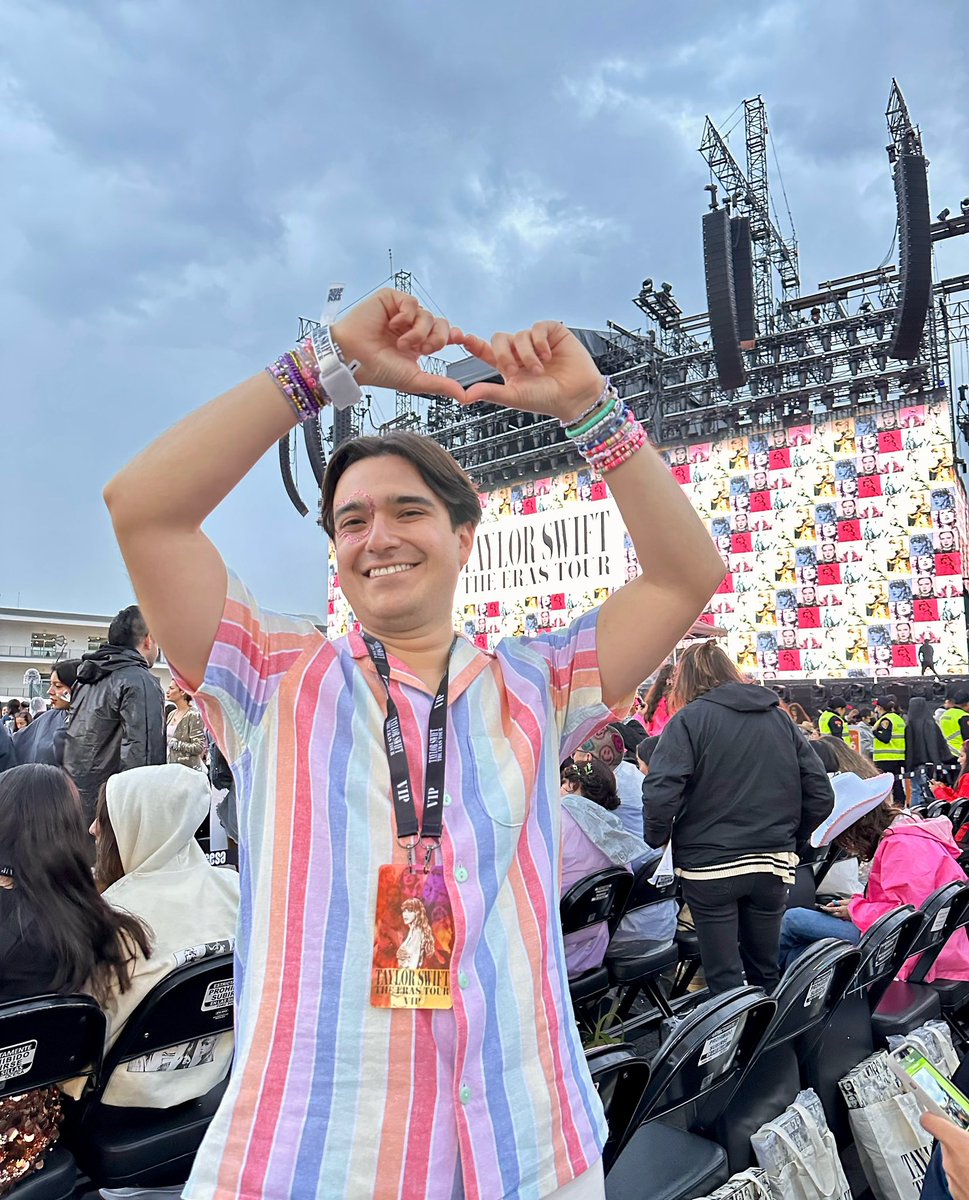 QueHayPablo's tweet image. The Eras Tour - Taylor Swift 
Mexico City Night 3 🇲🇽🩷✨
#TheErasTour #TSTheErasTour #TheErasTourMexico @tayswiftmex_2 @taylornation13
