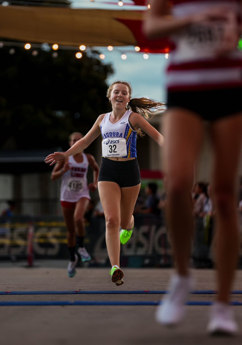 📸 from the ASICS Cool Breeze Invitational on Saturday in Pomona. Los Angeles Cathedral’s Emanuel Perez won the boys’ race in 14:23, while Santiago Corona’s Rylee Blade claimed her second straight girls’ title in 16:30. . . Photo Credit: Nick DeGeorge