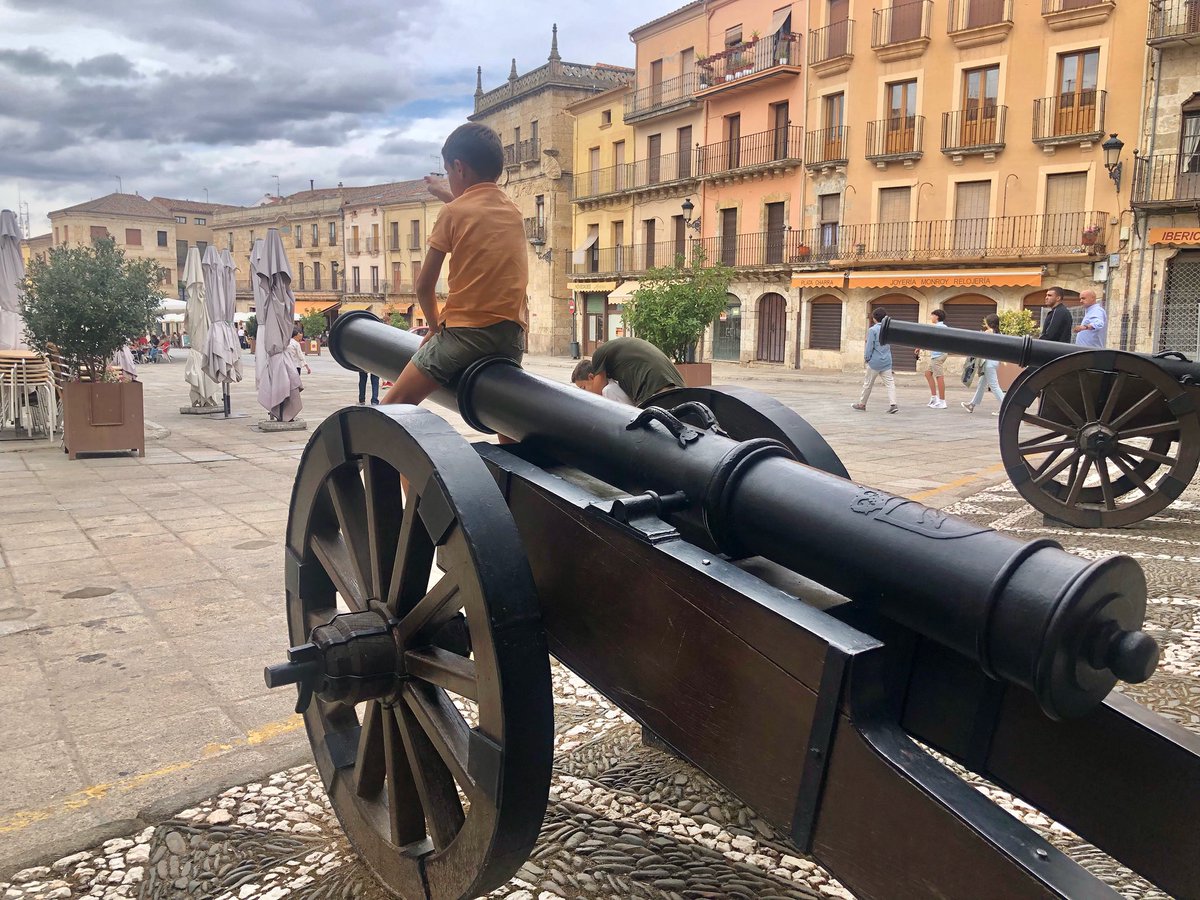 gevia's tweet photo. Preparado para las nubes negras que puedan venir #despidiendoelverano #septiembre2023 https://t.co/ZUWGXAlpg5