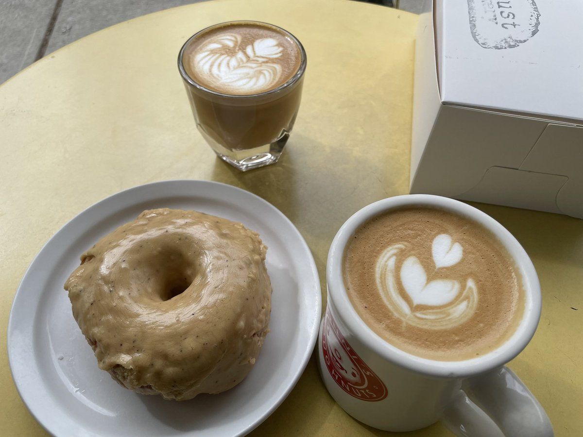 wyzhang421's tweet photo. Discovery Coffee &amp; Crust Bakery https://t.co/U9Bir5rDYQ