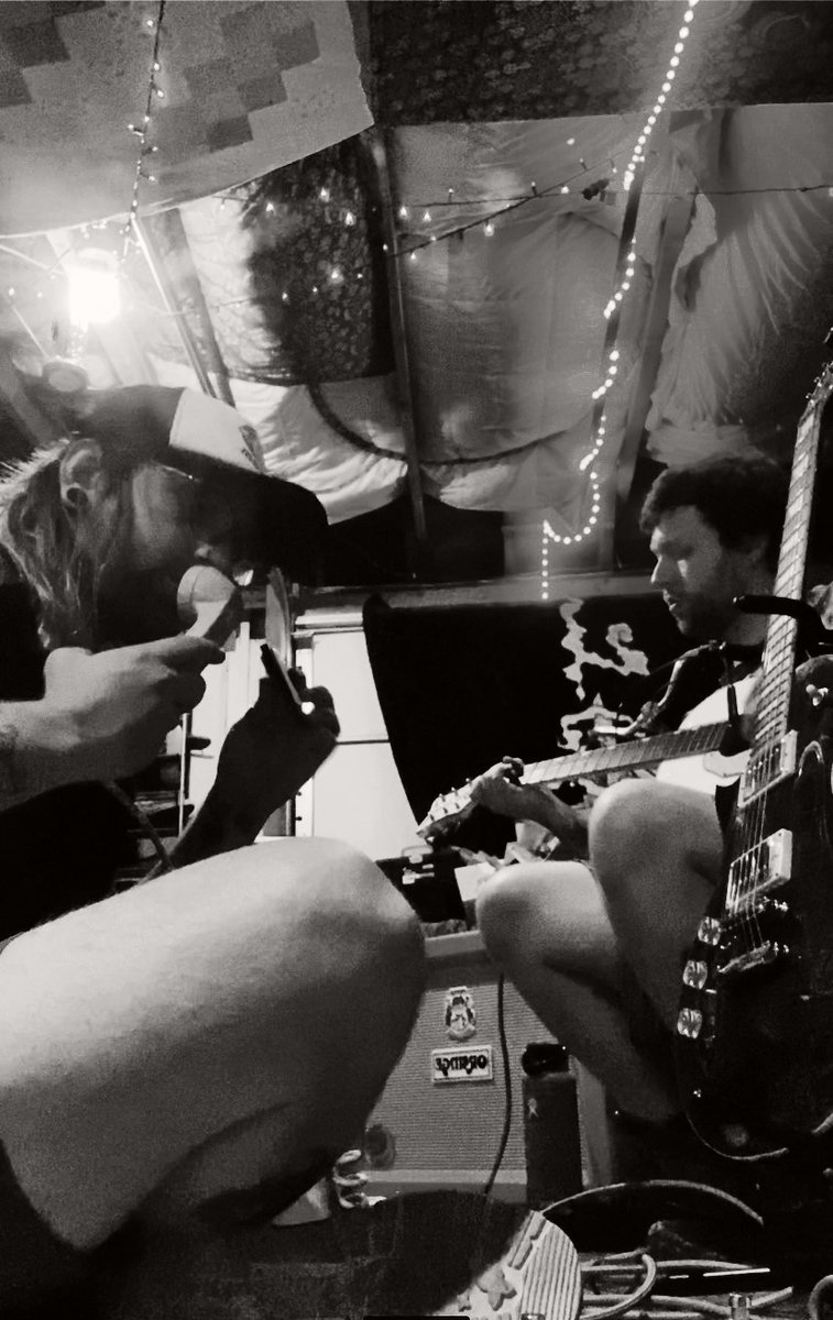 Música En Palabras tweet media