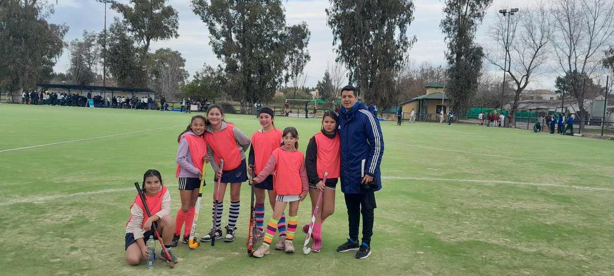 lilyled19's tweet photo. Acompañando la participación de las jugadoras del Centro 0-18 Colibrí  en Regatas. Hay equipo!!! https://t.co/y23ZNah8x2