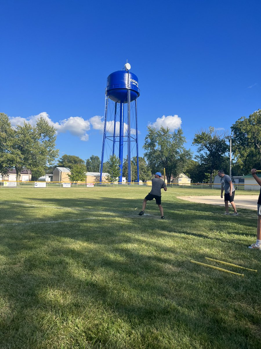 KellarRodney's tweet photo. We are ready for the finals of the CRP Wiffleball Tournament!!  Back N Black v the Raptors 🏆 https://t.co/wLLruSi2eh