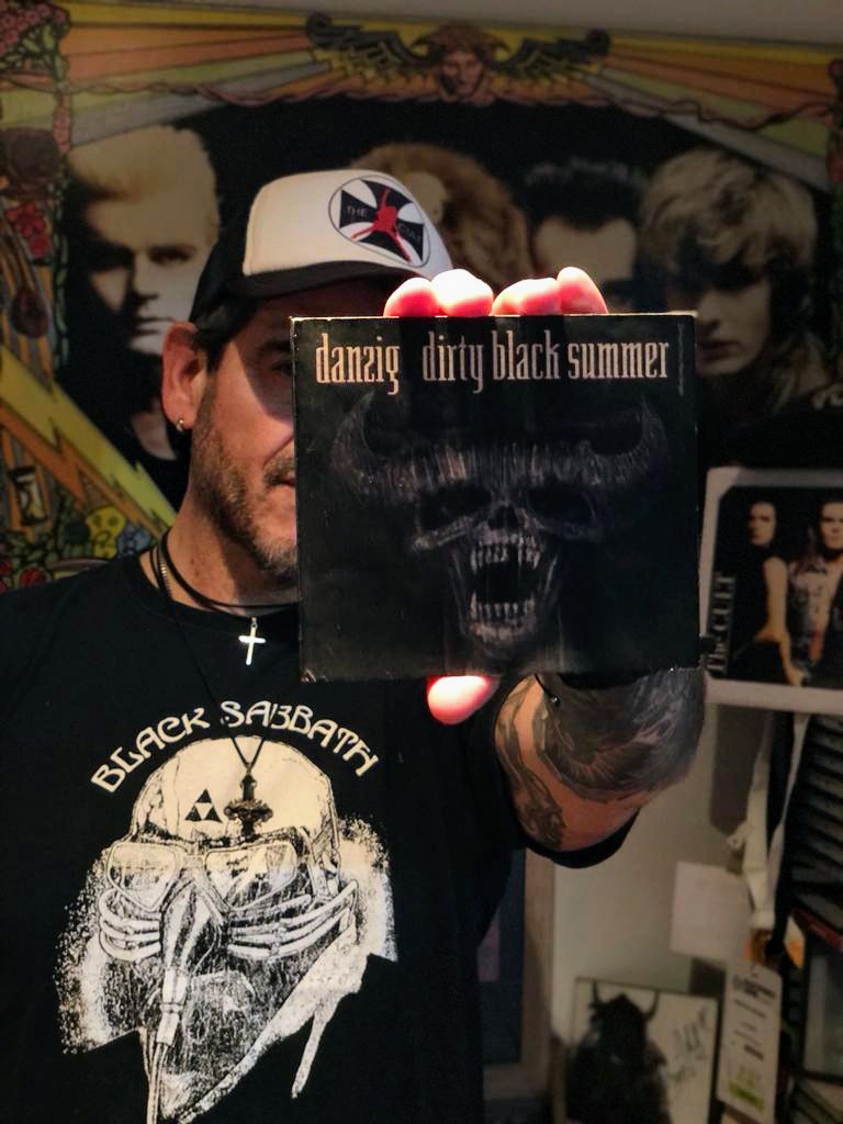 Christian_Culto's tweet photo. 3 de Septiembre de 1992, ๐ป๐ธโโค๐๐พ publicaba el single " Dirty Black Summer " ๐ฅ๐ค๐ป
*
*
*
{ #danzig #glenndanzig #johnchrist #eerievon #chuckbiscuits #dirtyblacksummer #single #album #howthegodskill #bodies #whendeathhadnoname #rickrubin #americanrecordings #cd #maxisingle } https://t.co/xvDqPE77xD