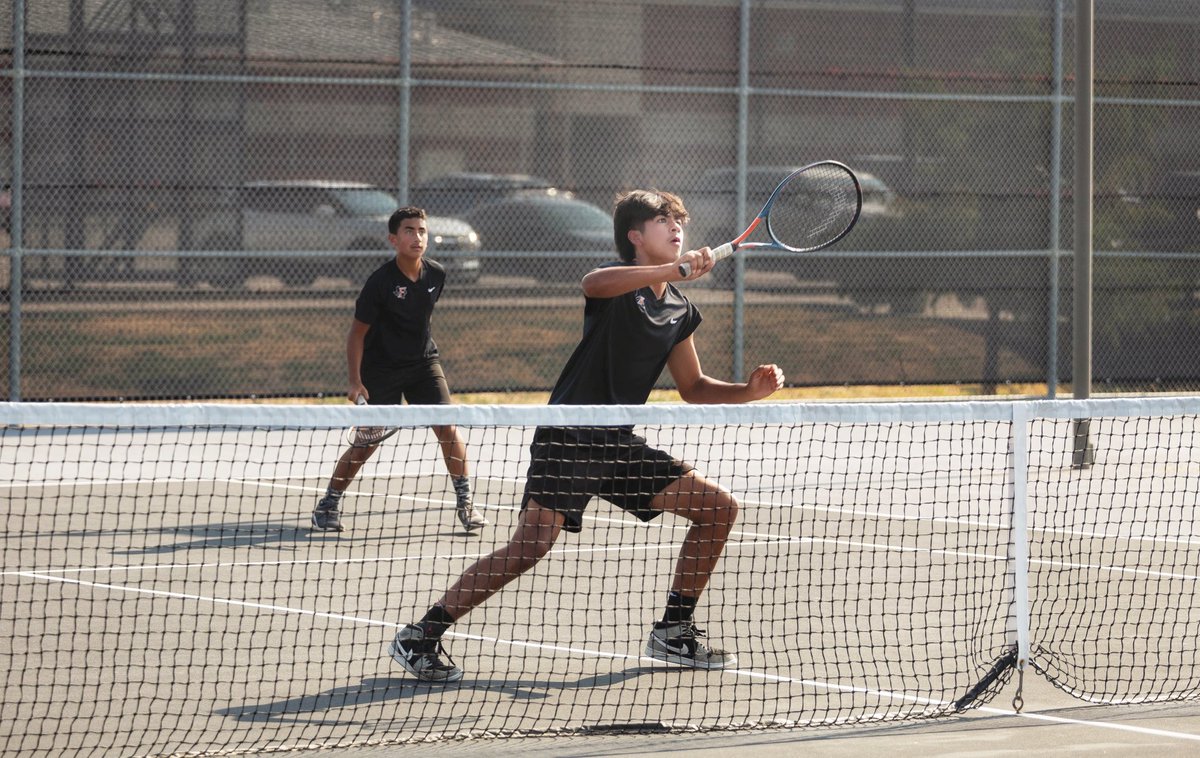 FerrisHsSoccer's tweet photo. Our freshmen boys stepping up for @FerrisTennis_ to win their varsity match last week 🎾 🤝🏻 https://t.co/iQSAj7vupd