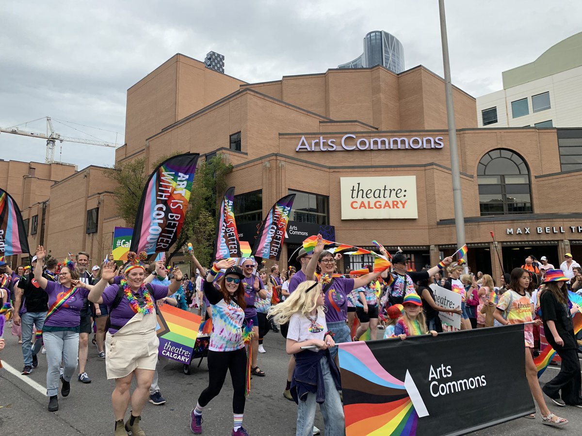 TheatreCalgary's tweet photo. Happy Pride Calgary!
We had a blast walking in the @CalgaryPride parade today with our friends @yycARTS @CalgaryPhil @DownstageYYC @ABTHEATREPRJCTS 🏳️🌈❤️
#prideyyc #yycarts https://t.co/h9UqOGzRq4