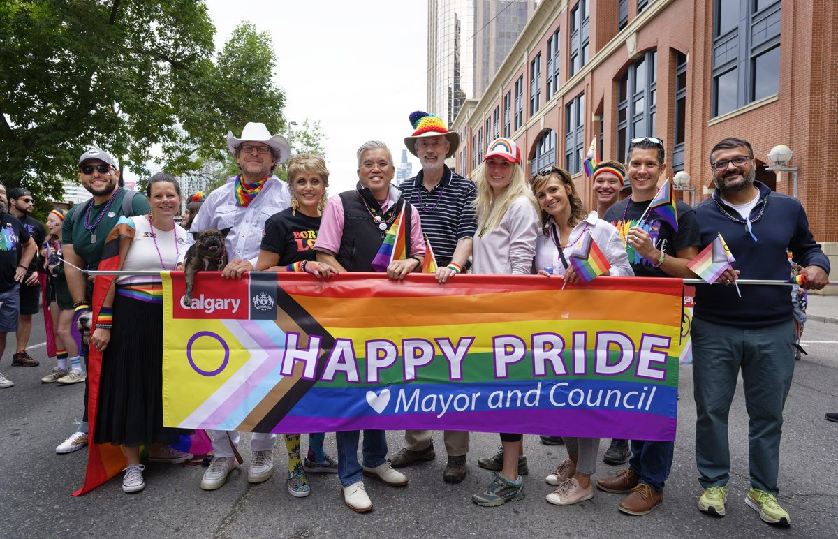 JyotiGondek's tweet photo. Happy Pride, Calgary! It was a beautiful day for the parade &amp; the route was packed with people celebrating inclusivity. We are stronger together. So much love to everyone who makes this city wonderful.❤️🌈👊🏼#Pride2023 #LoveWins https://t.co/8hg5ytxOUC