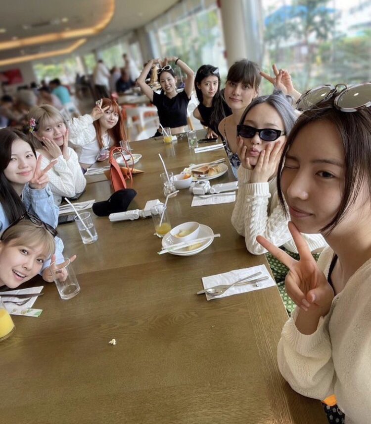 hiromunari's tweet photo. おはようございます☀️

昨日は急遽仕事が入って昼過ぎには終わるはずやったのにトラブルが起き結局ライビュには間に合わなかった😭
スタジアムは配信で参戦するので気持ち的には大丈夫やけどそれでもショックやー😵
今回もDVD出ることを強く願っています！

それでは今日もファイティン👊🔥

#NiziU https://t.co/CgnSU1k5E4