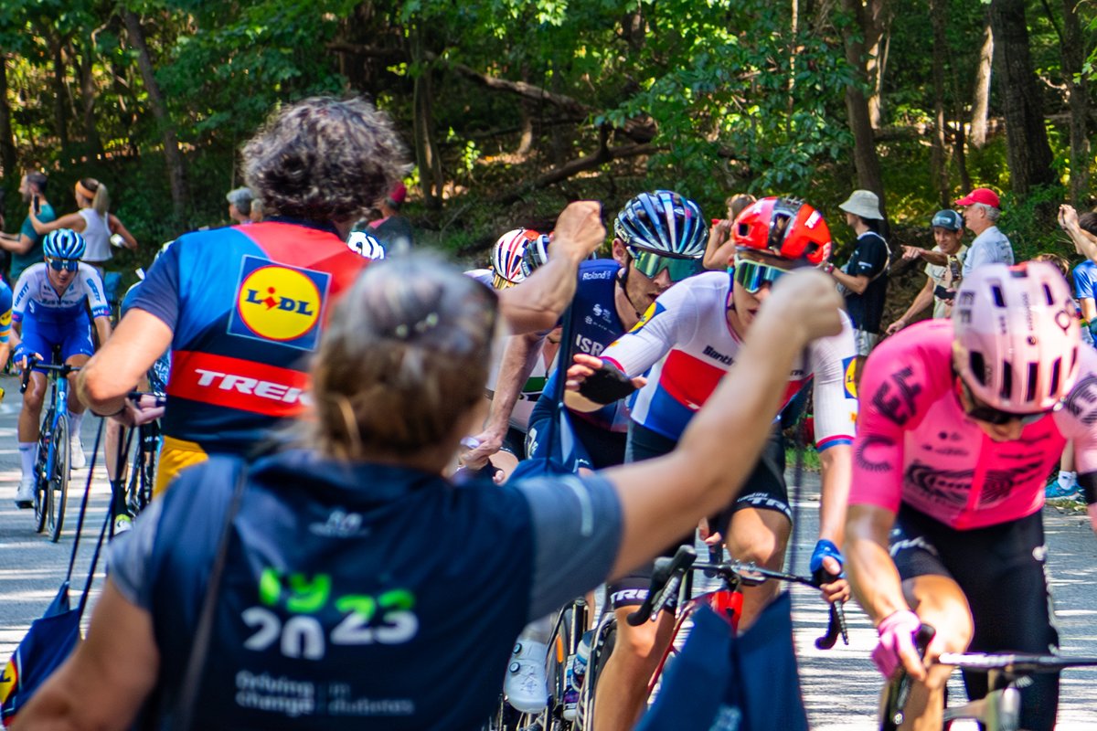 K_Dentry's tweet photo. Feed zone @LidlTrek @EFprocycling @IsraelPremTech  @teamnovonordisk @MarylandClassic https://t.co/VsRKbggHHB