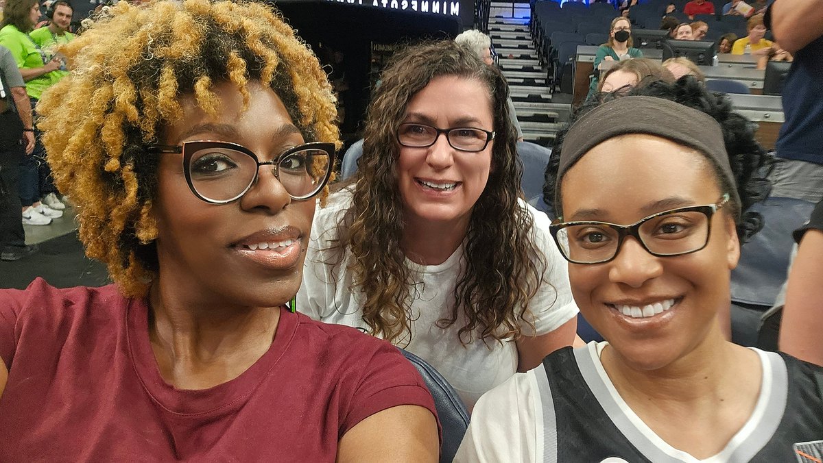 KimberlySteward's tweet image. Last home game of the regular season! #WhereMyGirlsAt? @tiffylake @Awit9596 #OurHouse #LynxPix @minnesotalynx @wnba @TargetCenterMN