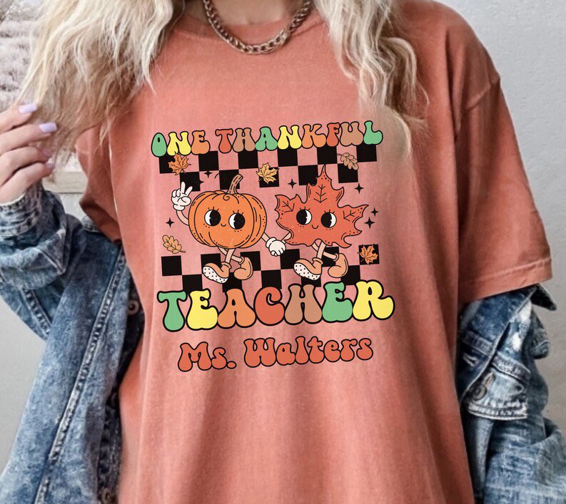 New teacher shirt that’s 50% off right now!!! Gotta get ready for the fall✨ #teachertwitter #TEACHers #backtoschool #education etsy.com/listing/154466…