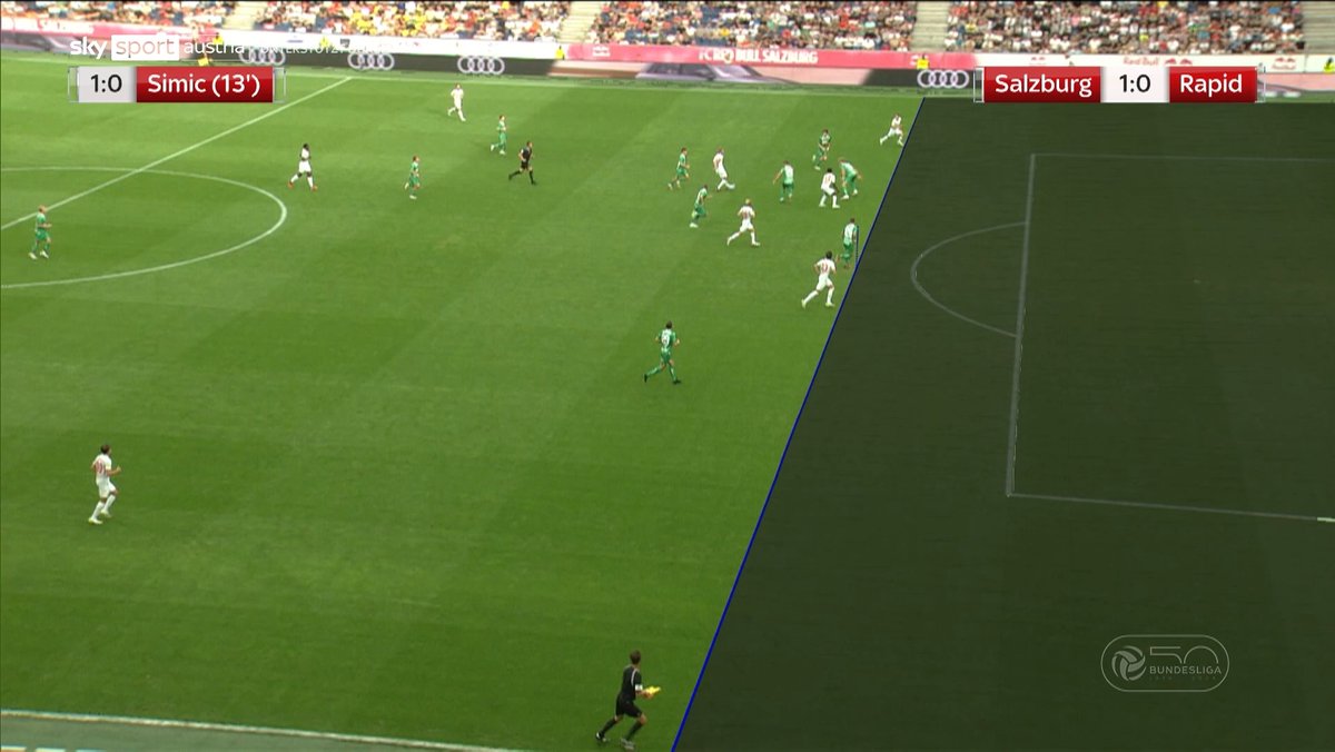 SimonUrhofer's tweet photo. Bei #RBSSCR sorgte die kalibrierte Linie des @VAR_Oesterreich bei jedem der Fanlager einmal für Aufregung.

Situation 1: MMn richtig gezogen. Linie wirkt etwas schief. Wenn man sich aber am Rasenmuster orientiert, startet Gloukh auf gleicher Höhe mit Moormanns Schulter. https://t.co/aIgaJvC5sO