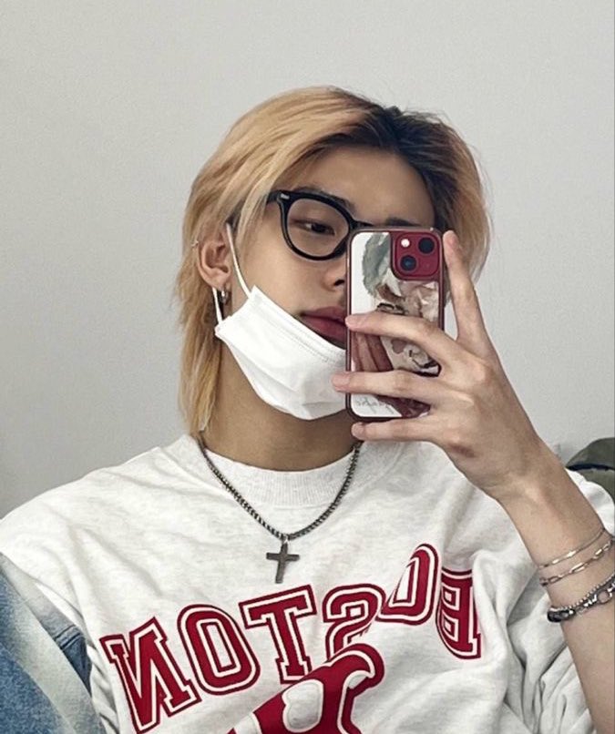 stolen from tl ~
how does my pfp make me look?

1. rude  
2. funny 
3. intimidating 
4. serious 
5. cute 
6. alpha
7. silly
8. gay