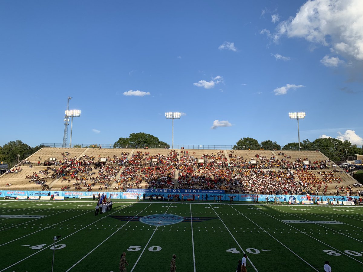 sutherngeorgian's tweet image. I’m HERE!!! GO WILDCATS! 

#RedTailsClassic
