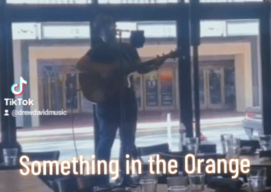 DrewDavidMusic's tweet image. Caught warming up. Thanks to the dude who posted this for me and for the low harmony as well 🤙🙏.
#drewdavid #drewdavidmusic #zachbryan #zachbryanmusic #somethingintheorange #folk #countrymusic #cover