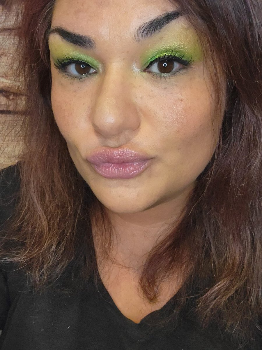 NRev02's tweet photo. #Peridtpallet #Slayglambox #August2023InSeptember https://t.co/QL2Q4UQ2zI