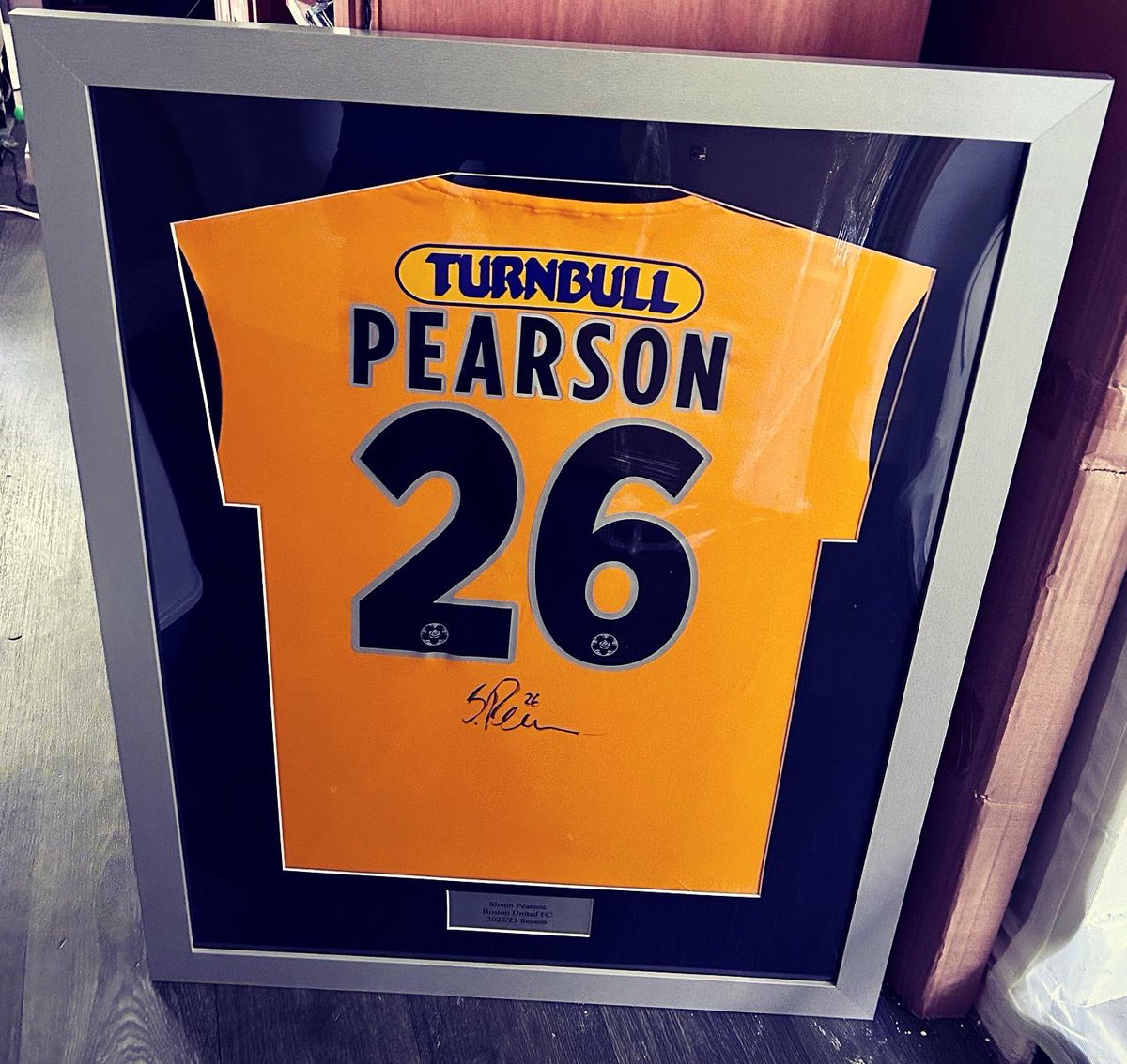 bkframing's tweet photo. @bkframing on Instagram &amp; Twitter 

Another piece ready for delivery to a satisfied customer @george__skip .

Service includes mounting, framing &amp; personalised silver plaque.

Contact for free quote - DM this account or email killick78@hotmail.co.uk

#bkframing #idealgift https://t.co/cLnrZfxLLS