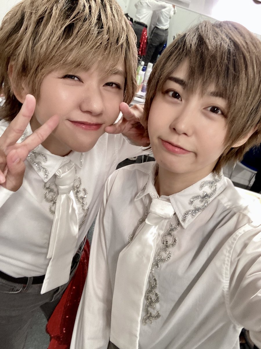 uramasa62's tweet photo. 桃、コジ、光黄、健水の4人と一緒に #風男塾15周年 PR大使として復活した1年。
歴代26人の風男塾、卒業した19人の積み重ねてきたものがあり、今の7人の努力が更に積み重なり。その力に少しでもなれたかな？
久しぶりなのに久しぶり感がなく、いつの時代も風男塾って最高だなー！となりました！
#風男塾 https://t.co/vDLMagpp65