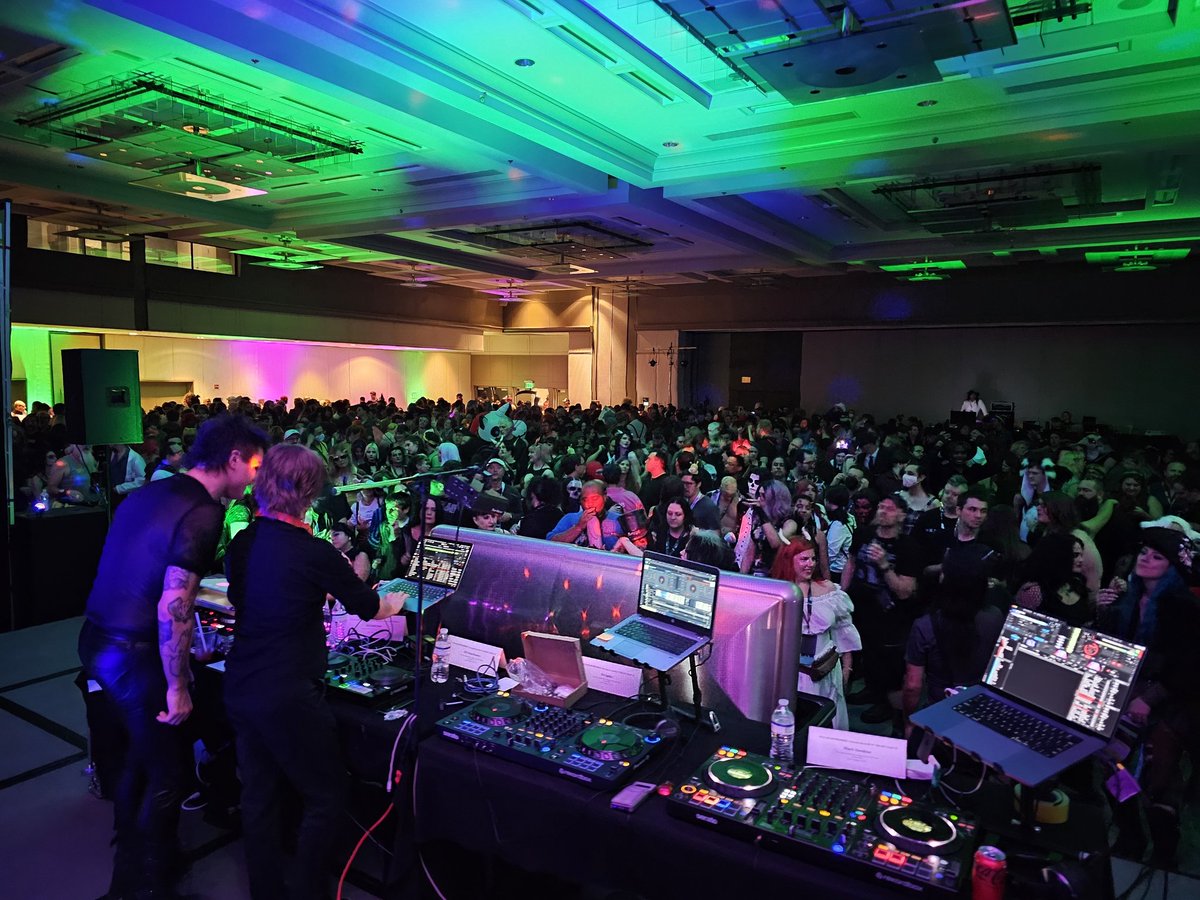 DJSystemFail's tweet image. I've had an absolute blast partying with you all at #DragonCon2023 and can't wait to throw down at the late night rave with you all! 3AM - 6AM let's gooooo!!