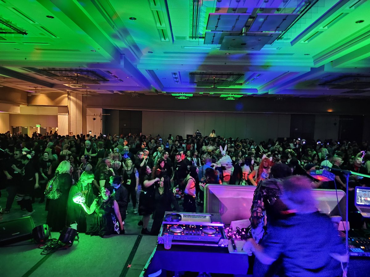 DJSystemFail's tweet image. I've had an absolute blast partying with you all at #DragonCon2023 and can't wait to throw down at the late night rave with you all! 3AM - 6AM let's gooooo!!