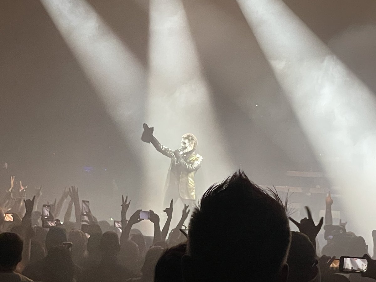 AtomBombK's tweet photo. First time in The Woodlands. First time seeing @thebandGHOST live. This was truly a religious experience! https://t.co/YLzfupK8Ph