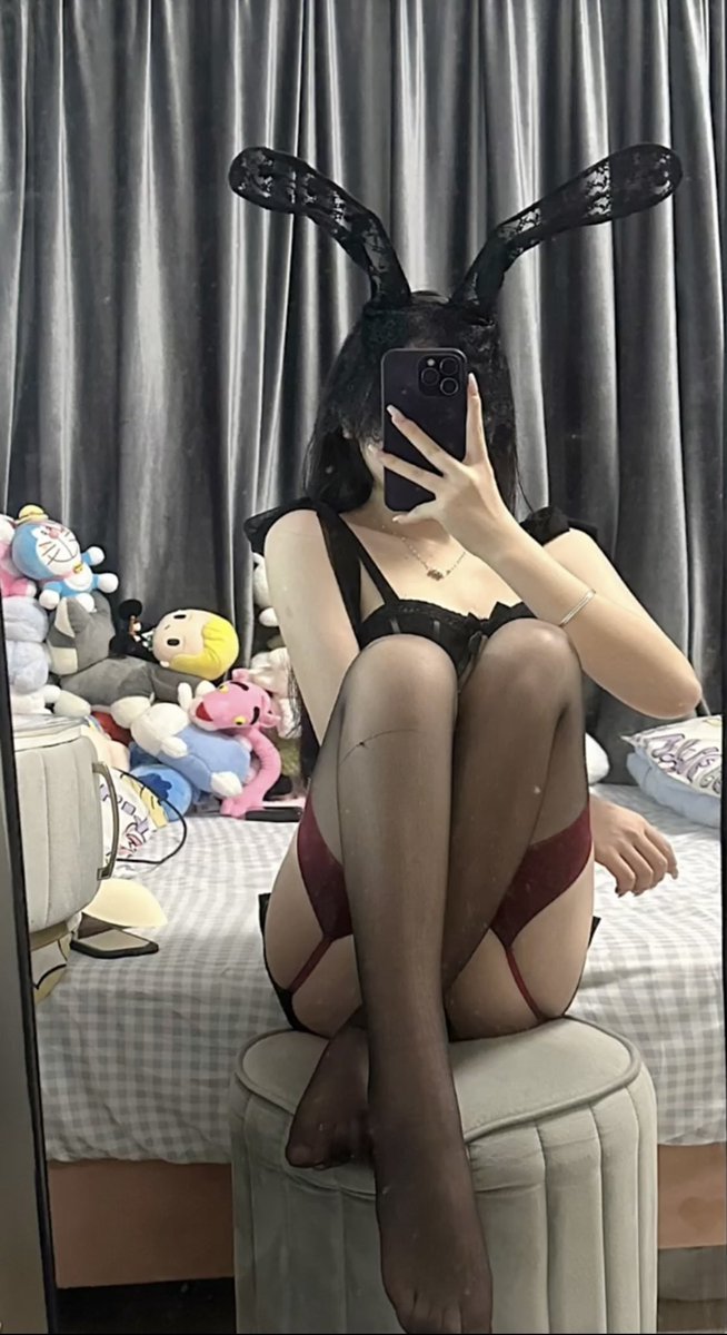 MMiiinnnvx's tweet photo. 嘴上说喜欢我的人太多了 如果我说我现在饿了呢 他们也只会说快去吃饭吧 #女S调教  #反差婊 #女女磕炮 #反差女大学生 #女高中生 #女菩萨 #女用慛情 https://t.co/ZgY0lEaWvz