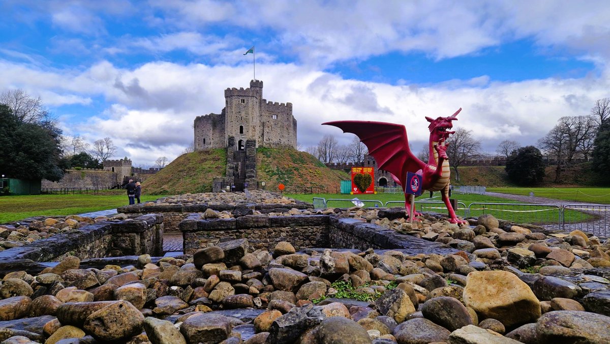 Torno a parlarvi di #Cardiff, in #Galles, e di un luogo capace di raccontare 2000 anni di storia: il castello di Cardiff. Vale la pena di visitarlo? Sicuramente sì. Scoprite di più sul blog. emotionrit.it/2023/09/cosa-f…