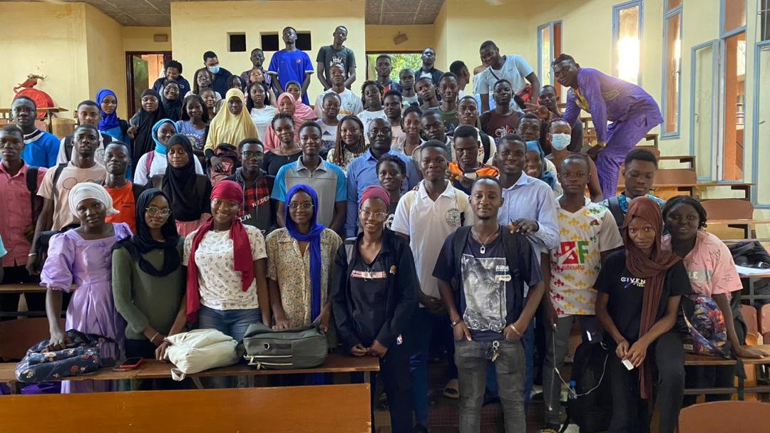 OUATTARASoul4's tweet photo. Climate Advocacy at Climate Action Network International/regional node West &amp; Central Africa Souley OUATTARA, CAN West &amp; Central Africa Mship Organiser https://t.co/HnUgPwdH6T  https://t.co/MYlI11hSwM World Friends for Africa Burkina Faso @OUATTARASoul4  https://t.co/3Ok5FgFBkf https://t.co/YwLfaZrHK0
