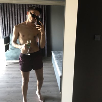 MuhtesemTunaHan's tweet photo. #YeniProfilResmi https://t.co/fE0HwkHlbf