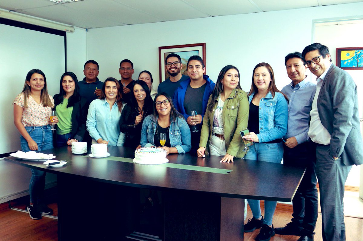 PabloBeltran_A's tweet photo. 🎉| Personas especiales merecen toda la felicidad del mundo ¡Gracias por su compromiso con la educación superior! Felicidades a los queridos colegas del @ces_ec, que celebraron sus cumpleaños en agosto. https://t.co/8QTu4ICn4p
