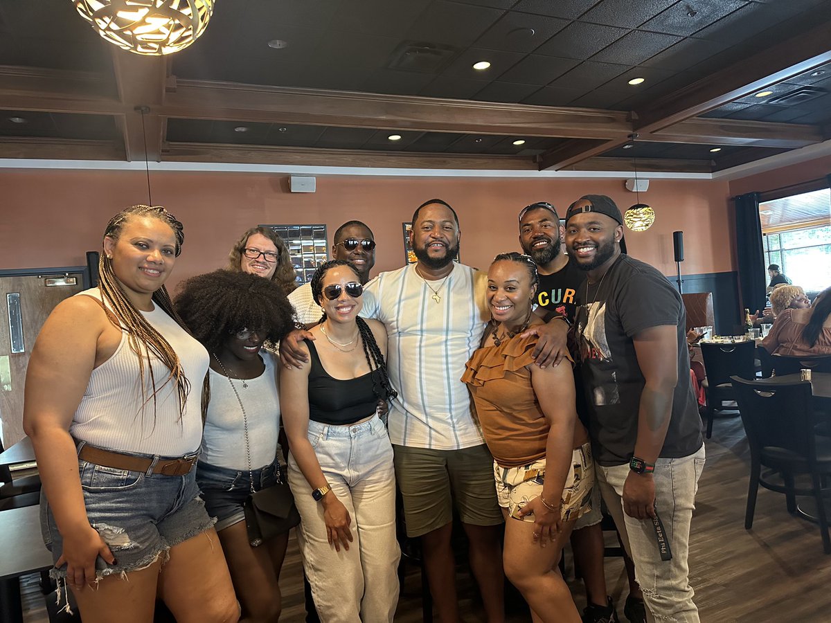 NCAC1911's tweet photo. Chapter members out helping Brother Moore celebrate his 38th birthday throughout the holiday weekend! 

#Brotherhood #Celebration #Nupes #SCPNupes #Yo https://t.co/xhoCwfDYgz