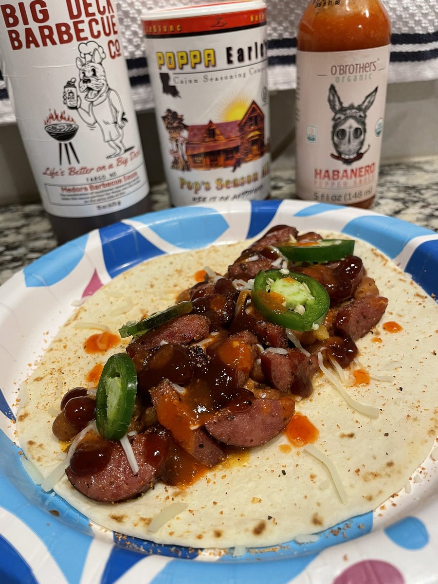 StewsSauce's tweet photo. TaaaaacoBout IT!  👊🏼💥
Ranch Style Beans - Beef Sausage and Toppings!
@PoppaEarles @bigdeckbbqco @obrothers https://t.co/uqCS92I6lR