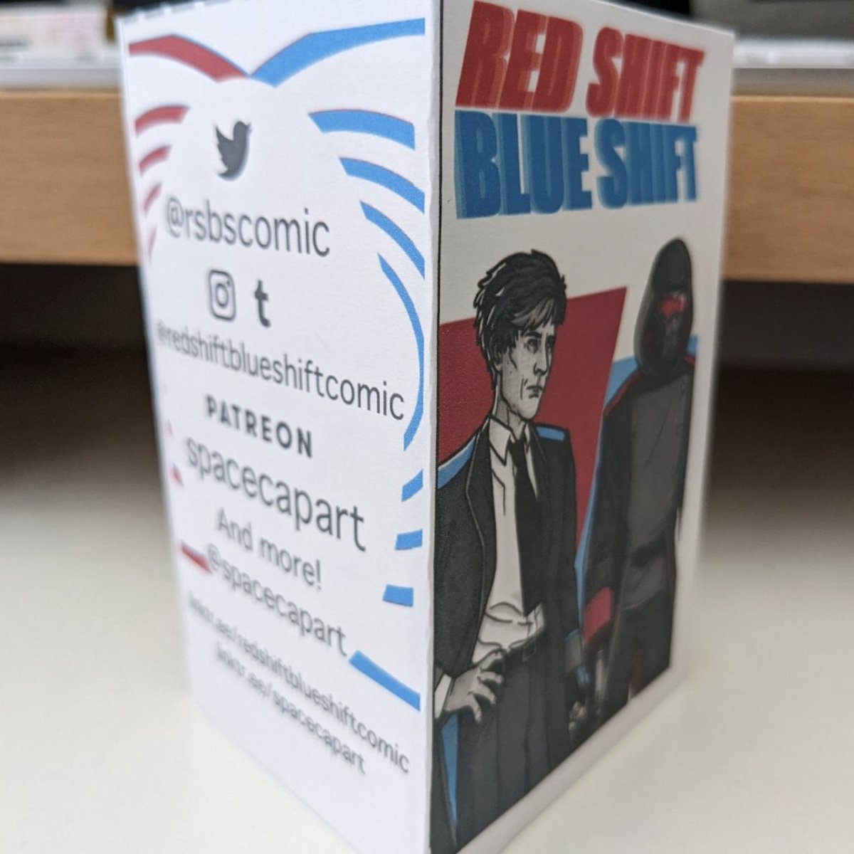 RSBSComic's tweet photo. I was handing out some Red Shift Blue Shift zines at Tucson Comic Con today - great to meet so many awesome artists of all kinds and new friends there. If you're here after getting a card and zine at the con - hello! Great to see you! -EK https://t.co/fdPMEpgMXz