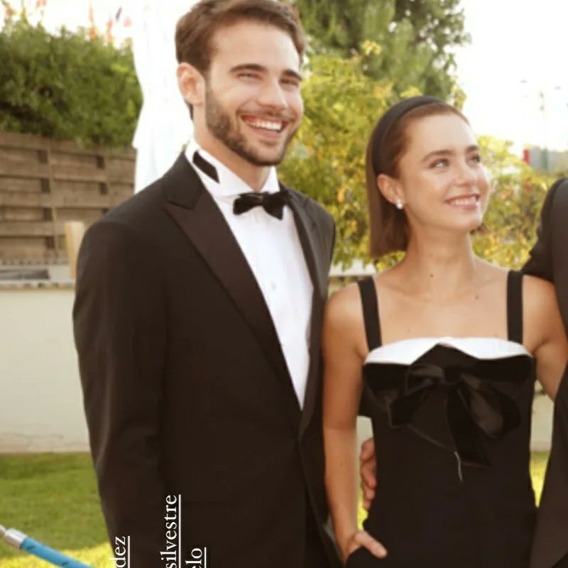 atdmvxnetflix's tweet photo. Amamos a este dúo 😍 #claragalle #juliopeña https://t.co/6bK24wciFr