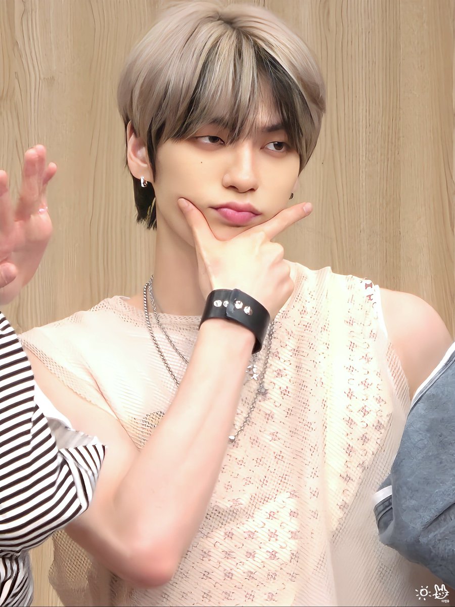 월요팅〰️😘 #뿌다윗

#곽다윗 #위시
#wish #EPEX #이펙스