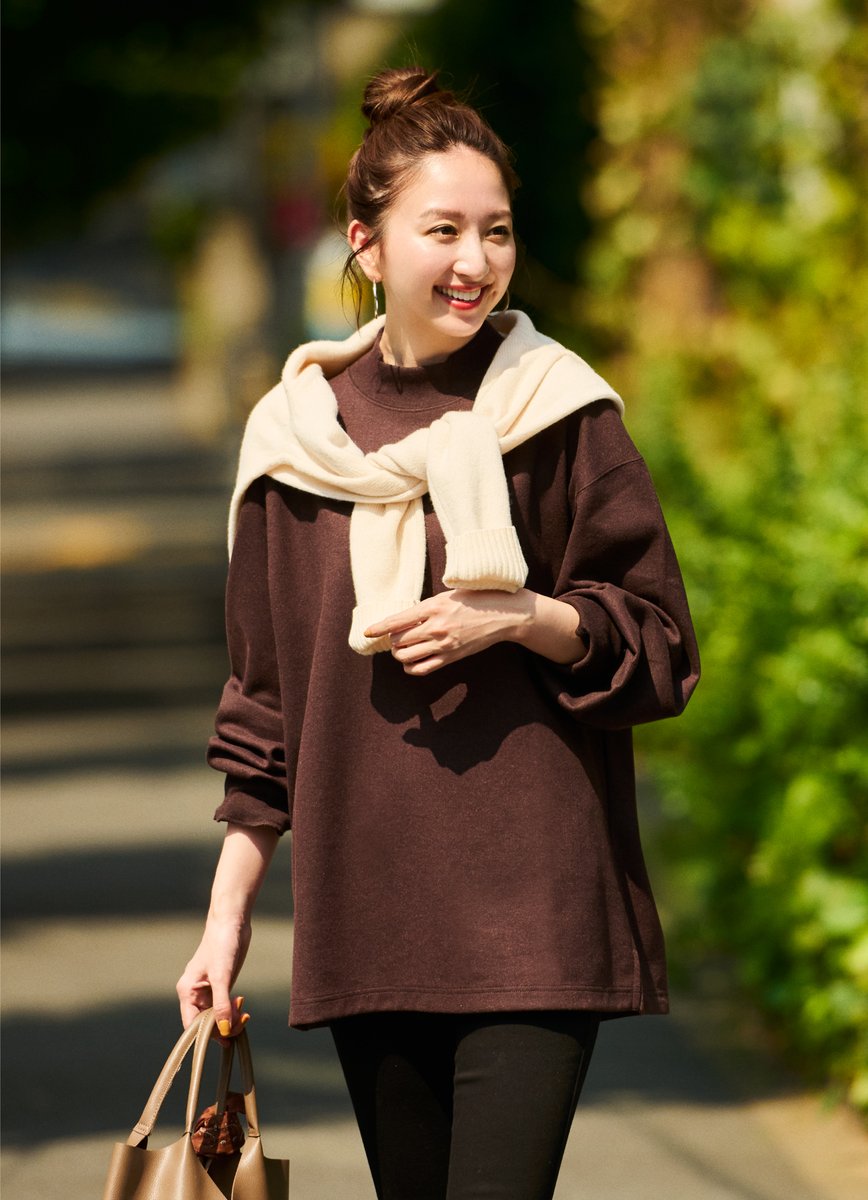 📣あの大人気アイテム #UniqloU モックネックTシャツ、カラバリを新た