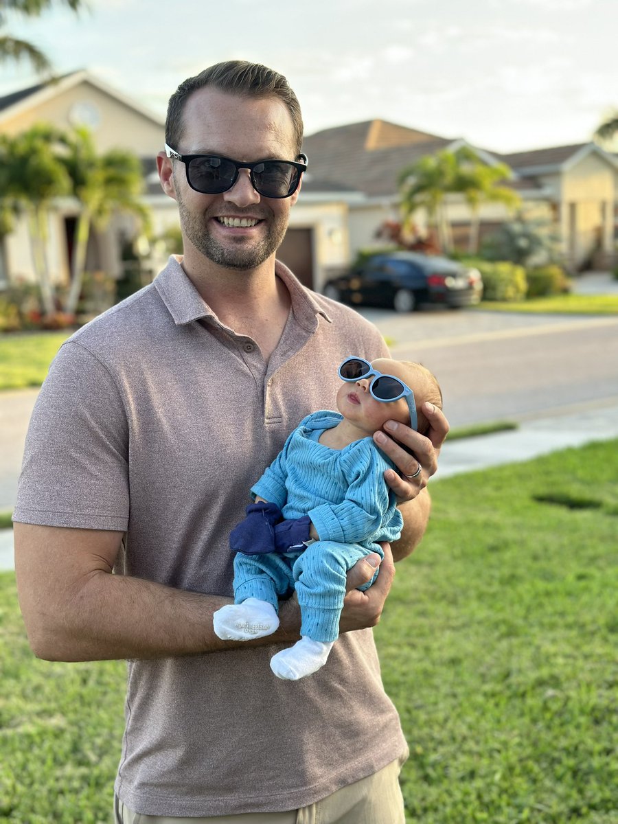 Rockin’ the baby shades 🕶️