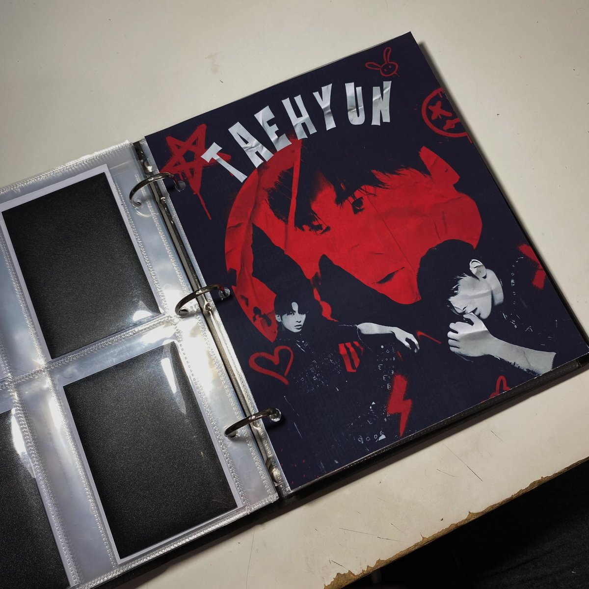 iamfinalho's tweet photo. feedback positivo para @1415room por ter feito as artes dessas duas capas que deixaram meu binder super chique !! muito obrigada 💗💗 #1415club https://t.co/eRZLZ7CjJq