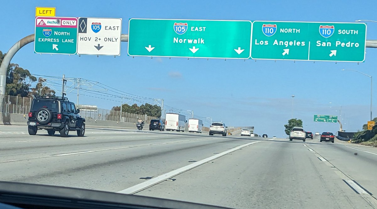 LAFC1x1's tweet photo. This is LOS ANGELES and they're headed to our HOUSE . LFG @LAFC  🖤💛 https://t.co/cjLQ5otS1N