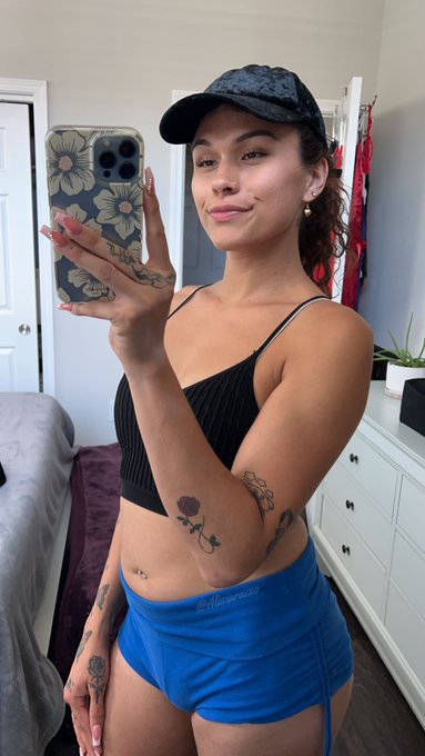 Would you want to workout with me? https://t.co/pzKgiCto36