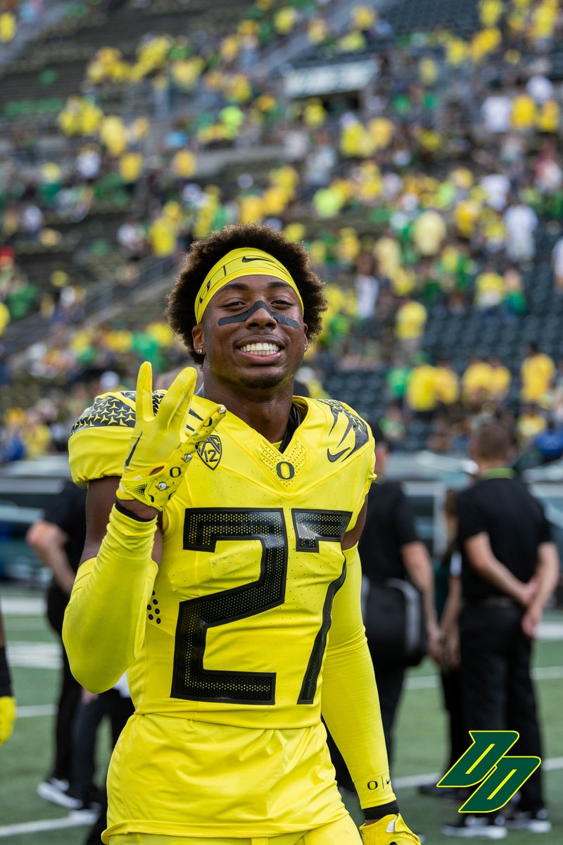 mtorressports's tweet photo. Long Beach➡️Eugene

First college snaps and a week 1 win for Daylen Austin. 📸:@DarbyWPhotos https://t.co/uQkxwewsNF