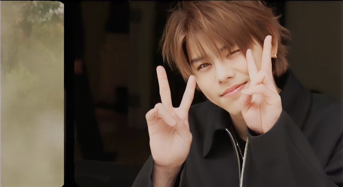 w3a8eVHTf9oPy8l's tweet image. 映画のムビチケ何てさ
この映画を観るまで知らな
かった(’-’*)♪✨️
知らない事をどんどん覚えるようになったよね🫠💕
燃え殻さんの本📖も、レオがどう感じながら読んでるんだろうとか考えながら読んでる🥰
#レオくん誕生日カウントダウン 
#レオくん誕生日まであと4日 
#BEFIRST_LEO
#Salvia