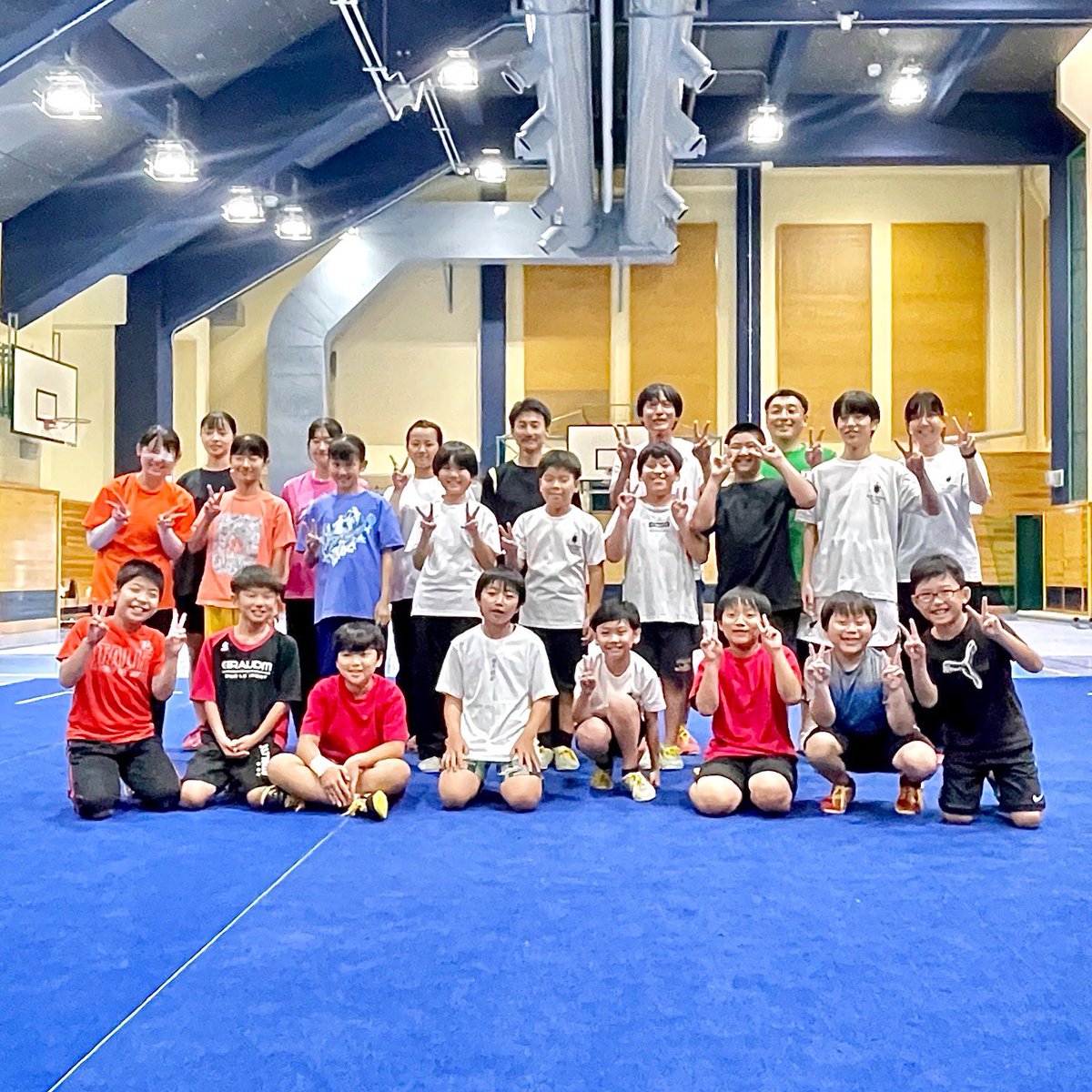 tokushima_wushu's tweet photo. 竹中先生の講習会に参加してまいりました！
今回は #WUSHU太極21 さんから2選手が参加。
竹中先生から熱いご指導をいただいたので、お二人の素晴らしい動きに近づける様、日々の練習を頑張ってもらいたいと思います！
先生方、神戸の選手達、保護者の皆様、ありがとうございました！
 #武術太極拳 https://t.co/Midz9pBBg9