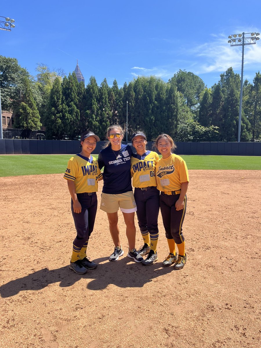 KyleeYi2026's tweet photo. Thank you @Coach_A_Mo and @GaTechSoftball for the amazing camp!! I loved the field and both the hitting and fielding workouts. The coaching staff and players were friendly and I loved meeting them. Hope to see you again! https://t.co/yMWsl2iMrB