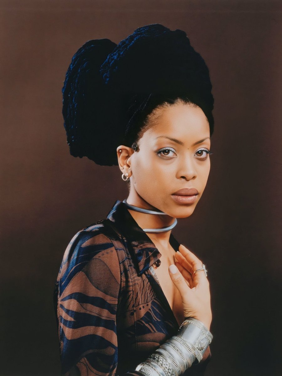CoededMarshall's tweet photo. Erykah Badu, 1997 👑 https://t.co/vFgmnOcTdU