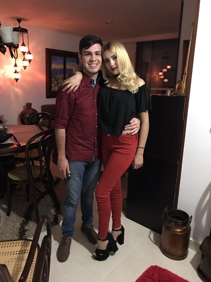 arigameplays's tweet photo. Hoy cumplo con este hombre 7 años desde que estamos juntitos como pareja. 💖

Hoy me hizo una carnita bien regía para festejar. 
Te amo mi Juanito, eres una estrella en mi vida. 🌟 @JuanSGuarnizo https://t.co/fbnCShROSO