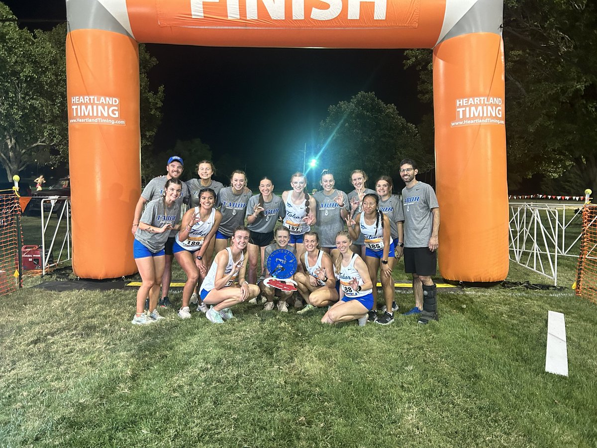 Women bring home runner up trophy from Terry Masterson Twilight! Men finish 🥉! Great opener for our crew!