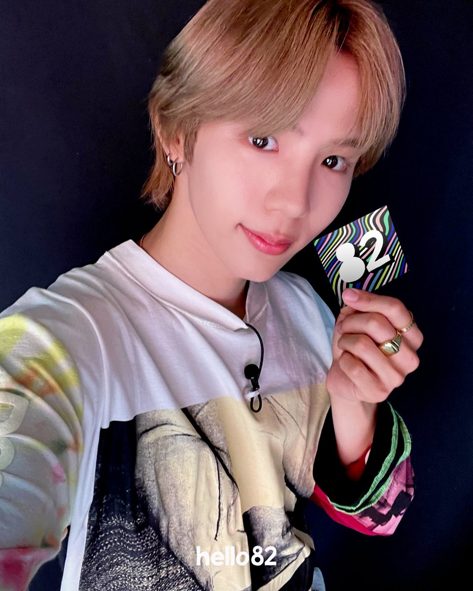 hello82official's tweet photo. RIIZE and shineee🌞 Are y'all ready for these new rookies?? Guess what video we shot with them... 🤔🧍‍♂️

@RIIZE_official will be on hello82!
📆 Sept 7th @ 11AM KST
📍 https://t.co/MFI3ri4BCI 

#RIIZExhello82 #RIIZE #hello82 https://t.co/UaLy2k5jmZ