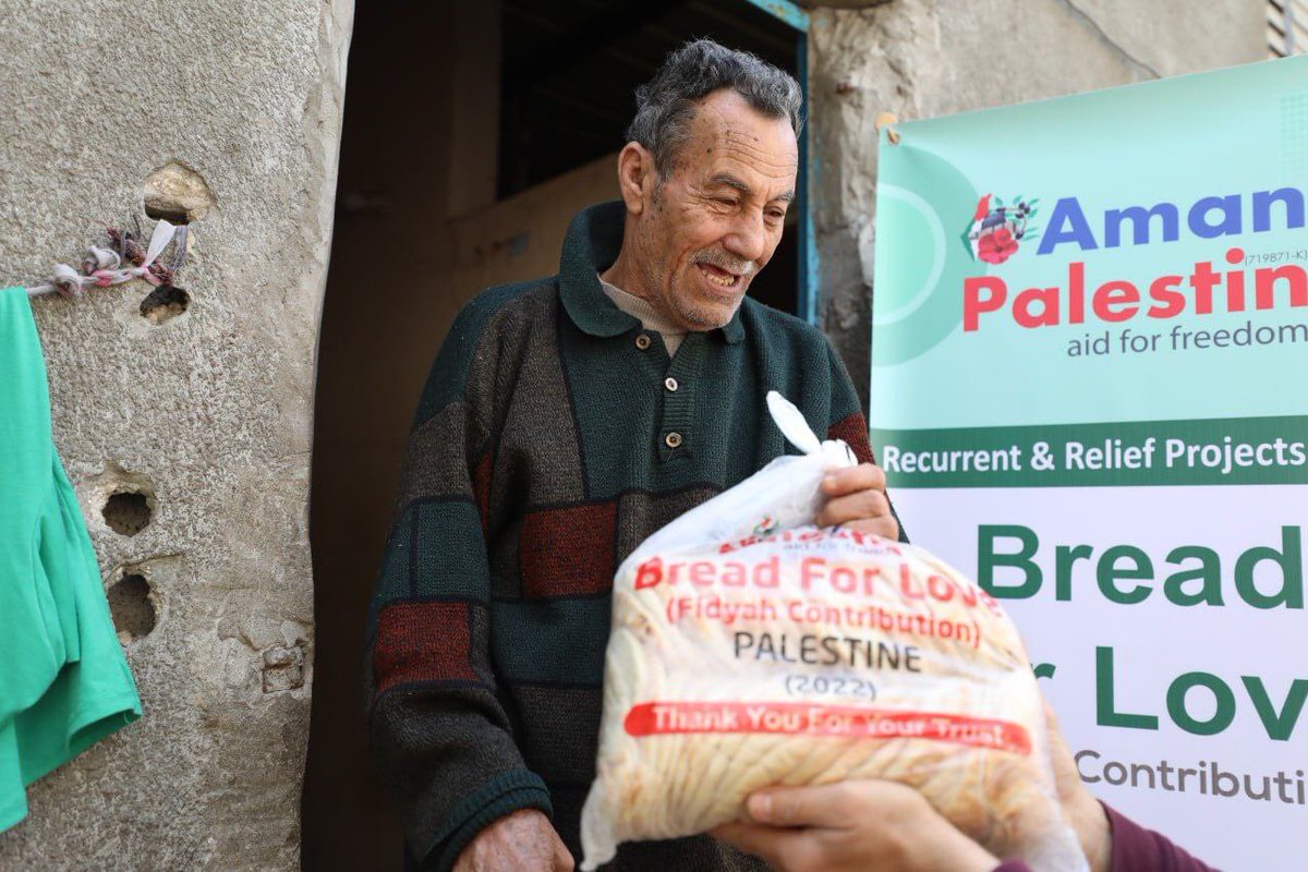 BangiPalestin's tweet photo. Pada bulan Mei lalu Aman Palestin telah mengagihkan 117,605 bungkus roti kepada 7,000 keluarga Palestin. Terima kasih para penyumbang.

🍞 BREAD FOR LOVE
https://t.co/0e7M3udx8v https://t.co/H3YnedMS8y